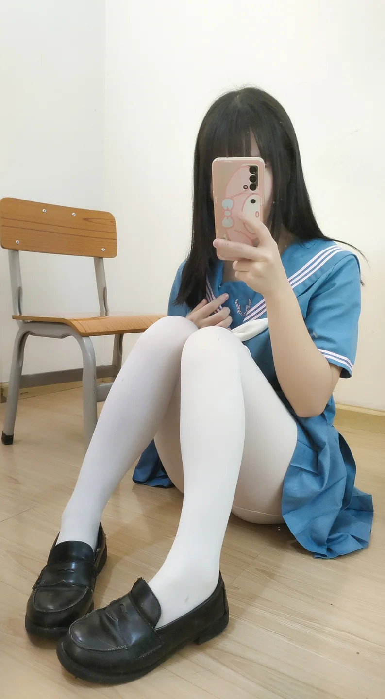 十万珍吱伏特 - 撸猫日记 [102P,1V-305MB] tg@simisebaisi 【丝足阁】093.webp